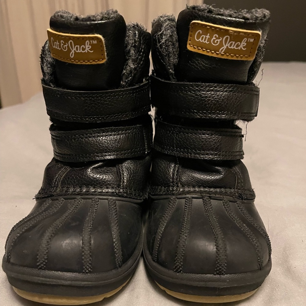 Toddler winter snow boots Cat and Jack